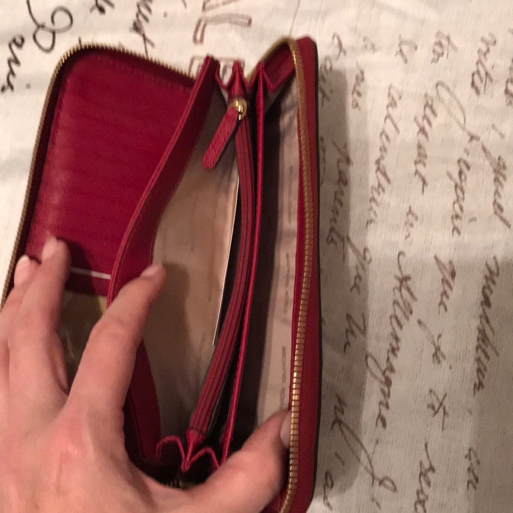 Michael Kors Wallet - Picture 3 of 4
